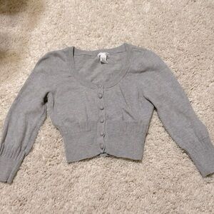 H&M women’s gray button up sweater crop gray xs